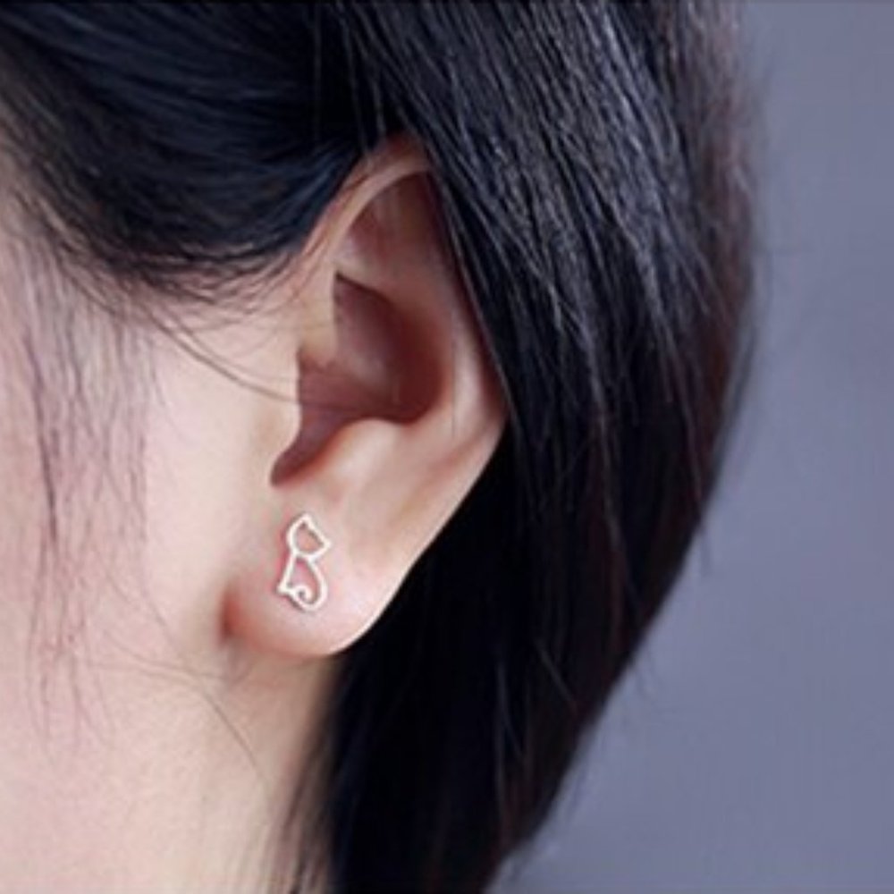 💎✨ 925 Hollow Kitty Cat Earrings - Picture 2 of 3